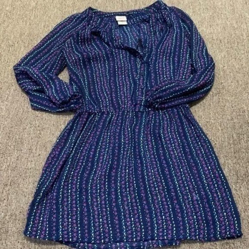 Woman’s mossimo shirt sz small
